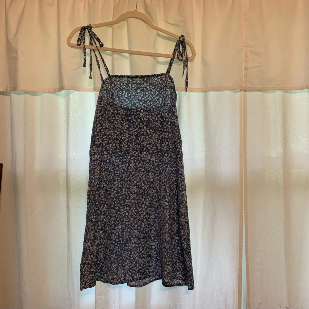 Blue flower dress size small - Picture 2 of 5